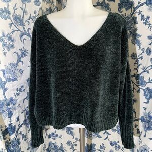 Hollister Dark Green Cropped V-Neck Velvet Sweater Soft Chenille